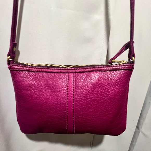 Fossil Magenta Leather Crossbody Bag - Picture 11 of 12